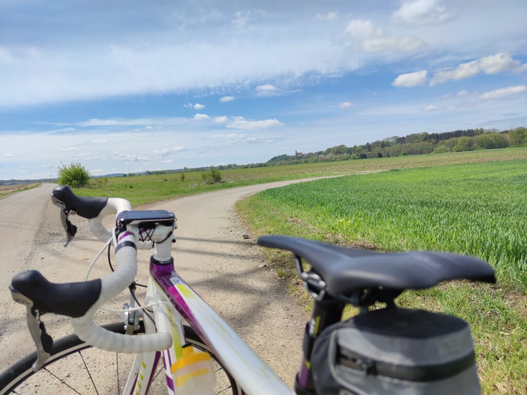 Fahrrad in der freien Natur - Abnehmen durch Radfahren.