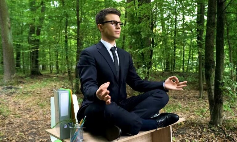 Stressabbau durch Meditation oder Sport? Was ist besser?