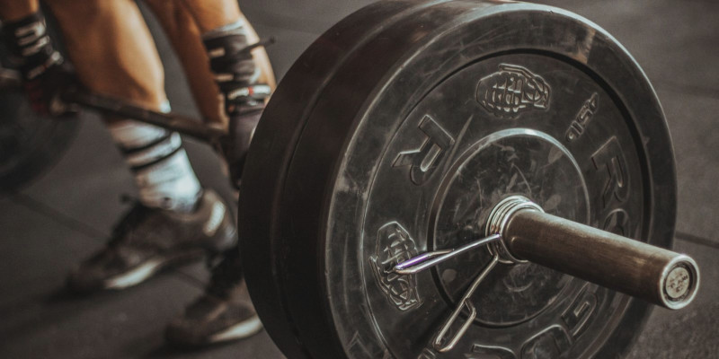 Wer Muskeln aufbauen will muss regelmaessig hart trainieren