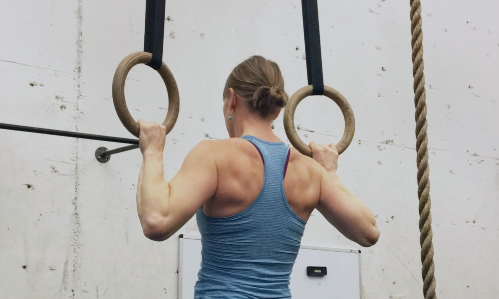 Turnringe aus Holz: das nachhaltige Super-Fitnesstool
