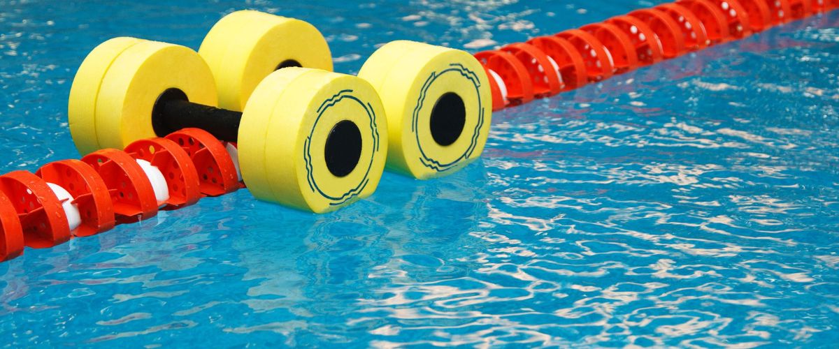 Aquafitness und Aquajogging Kategoriebild mit Wasserhanteln